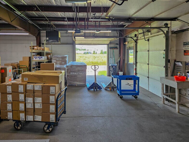 More Photos Of 525 Jefferson St, Fort Atkinson Manufacturing For Sale