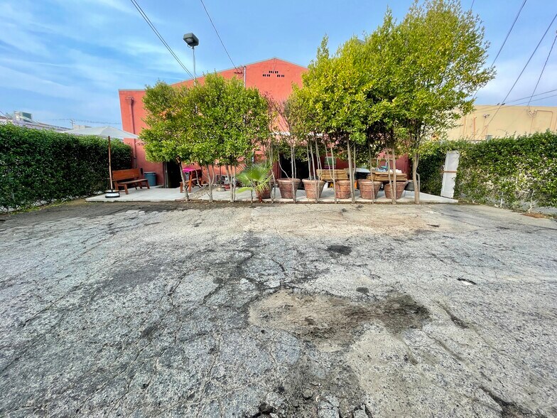 More Photos Of 1434-1436 N Van Ness Ave, Fresno Storefront For Sale