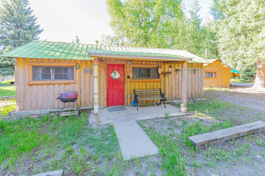 More Photos Of 860 County Road 142, Lake City Hotel For Sale