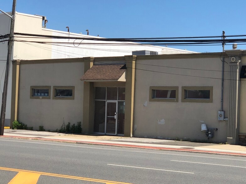 Primary Photo Of 4021 Austin Blvd, Island Park Warehouse For Sale