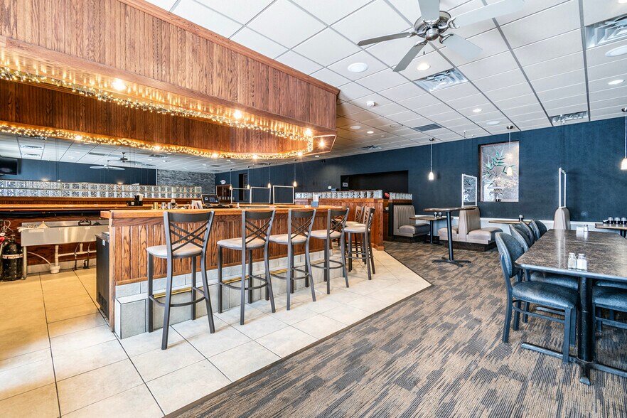 More Photos Of 425 Ridge Rd, Newton Falls Restaurant For Sale