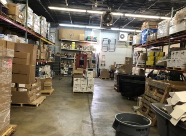 More Photos Of 435 W Fullerton Ave, Elmhurst Light Manufacturing For Sale