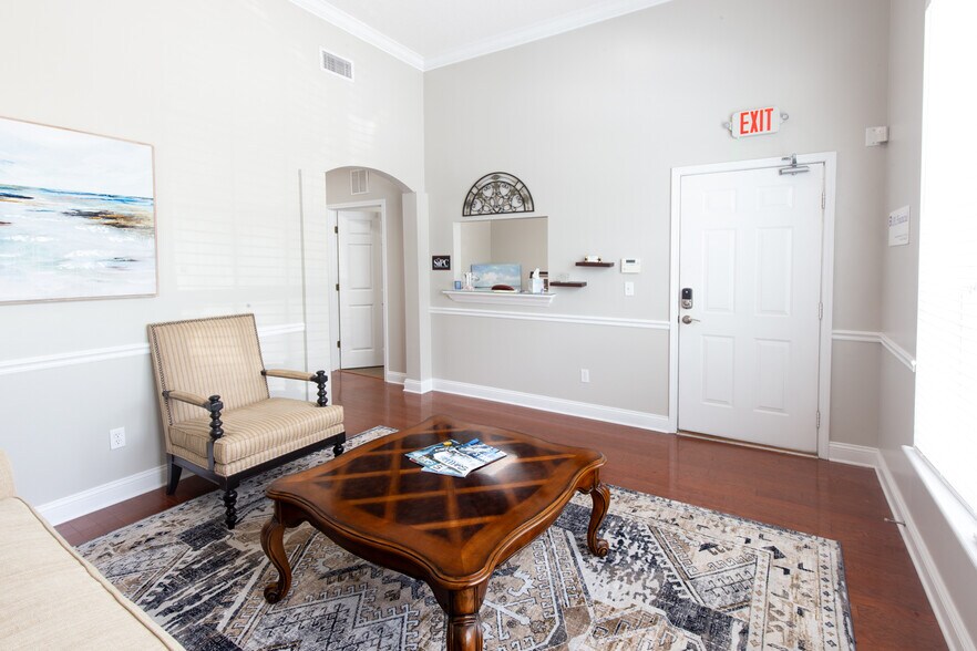 More Photos Of 3840 Belfort Rd, Jacksonville Office For Lease