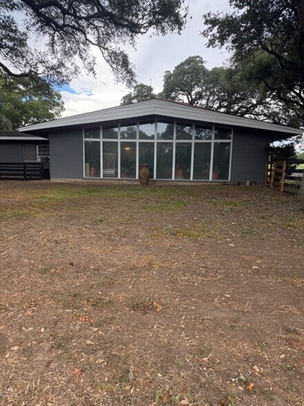 More Photos Of I-10 & Evans St, Alleyton Office Residential For Sale