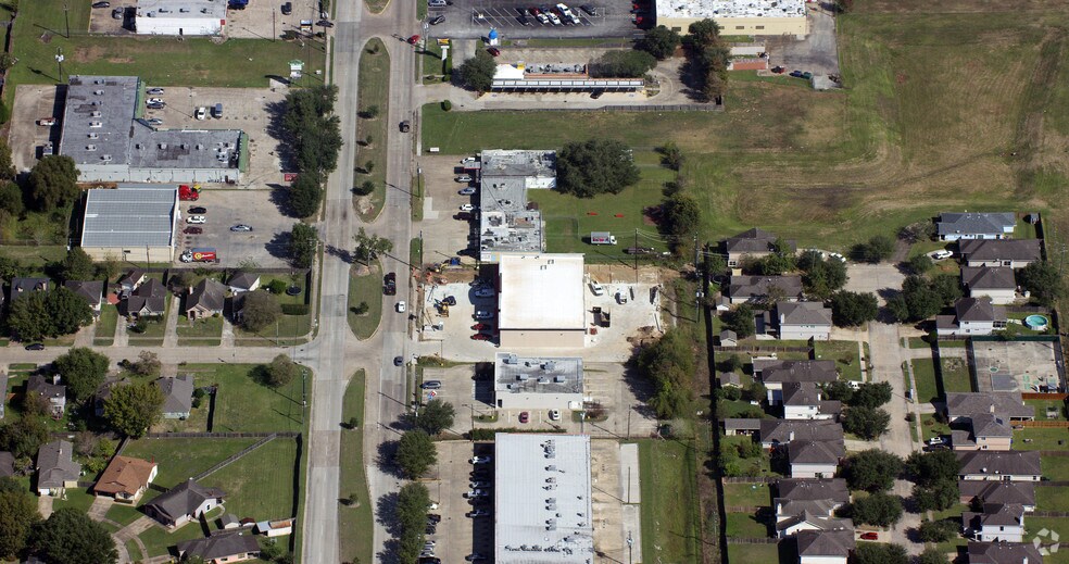 More Photos Of 15999 S Post Oak, Houston Freestanding For Lease