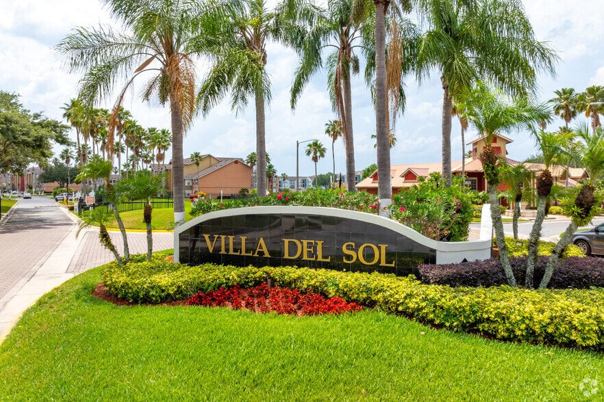 More Photos Of 2250 N Hoagland Blvd, Kissimmee Apartments For Sale