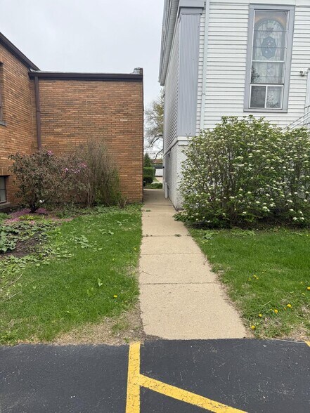 More Photos Of 15109 S Dillman St, Plainfield Religious Facility For Sale