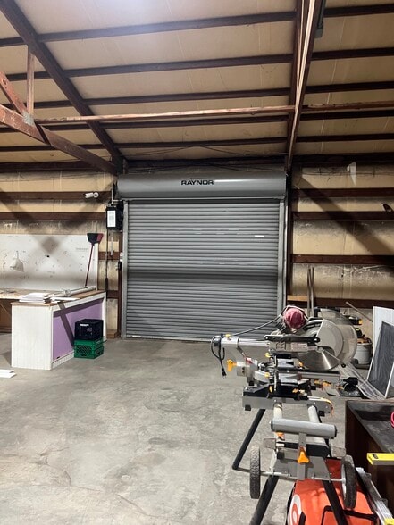 More Photos Of 846 State Highway AT, Villa Ridge Warehouse For Lease