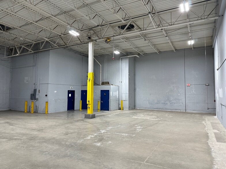 More Photos Of 4935 Park Ridge Blvd, Boynton Beach Warehouse For Lease