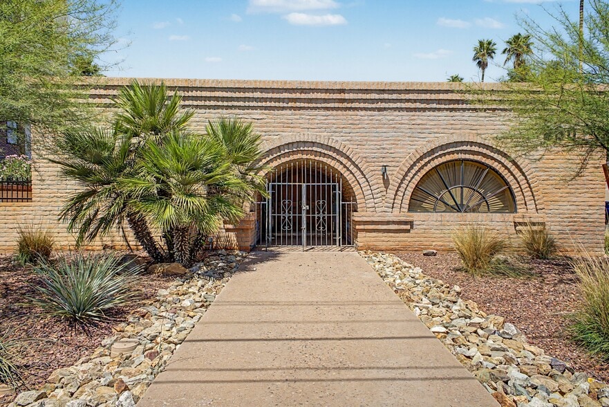 More Photos Of 930 E Osborn Rd, Phoenix Office For Sale
