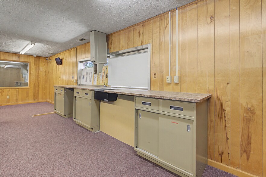 More Photos Of 219 N Main St, Spring Lake Bank For Sale