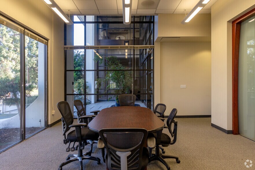More Photos Of 3200 Patrick Henry Dr, Santa Clara Research And Development For Lease