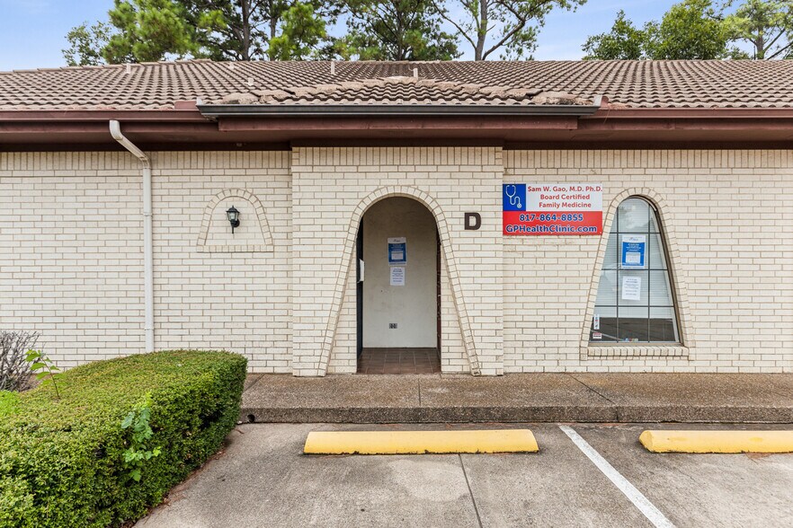 More Photos Of 912 Wright St, Arlington Medical For Sale