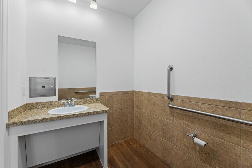 More Photos Of 2785 Rockbrook Dr, Lewisville Medical For Sale