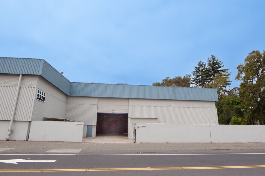 More Photos Of 1175 Railroad Ave, Vallejo Warehouse For Lease