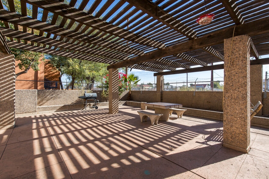 More Photos Of 3767 E Grant Rd, Tucson Office For Sale
