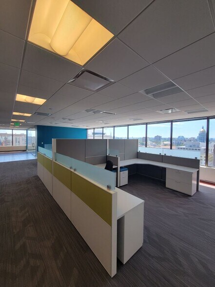 More Photos Of 1660 Lincoln St, Denver Coworking Space