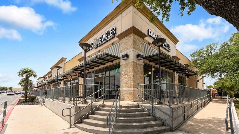 More Photos Of 3941 S Interstate 35, San Marcos Storefront For Lease