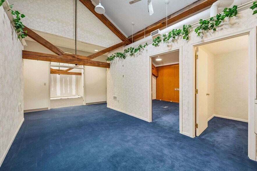 More Photos Of 412 E River St, Elyria Office For Sale