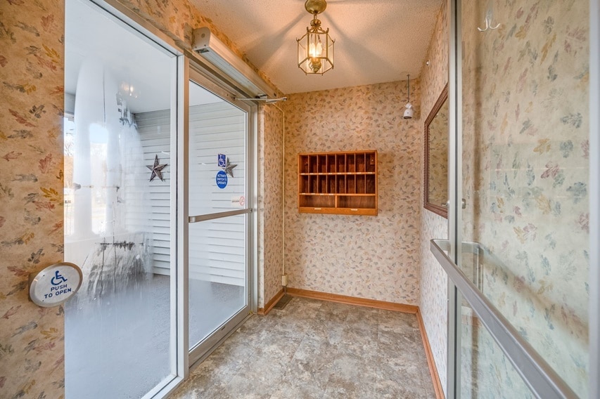 More Photos Of 311 S Nicollet St, Blue Earth Healthcare For Sale