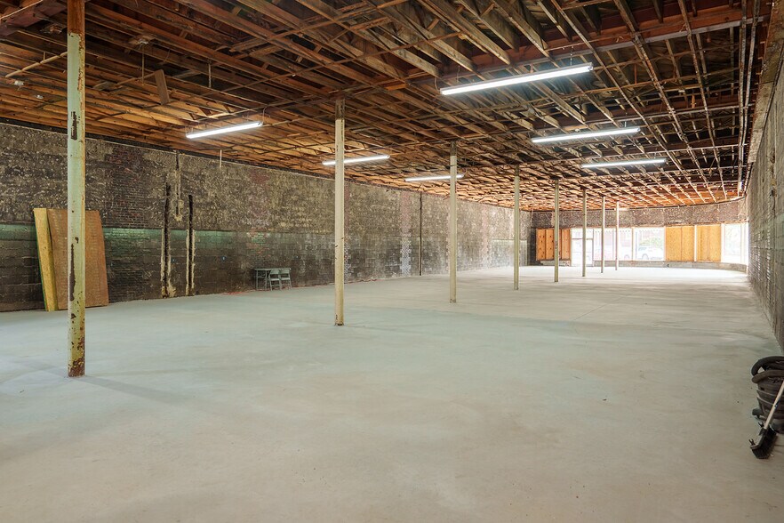 More Photos Of 124 W Main St, Aberdeen Storefront Retail Residential For Sale