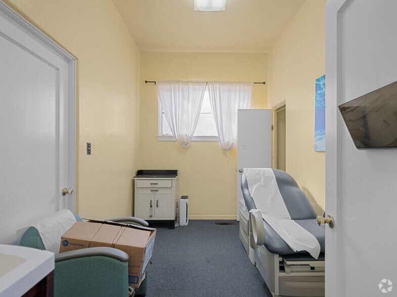 More Photos Of 652-670 E Santa Clara St, San Jose Medical For Sale