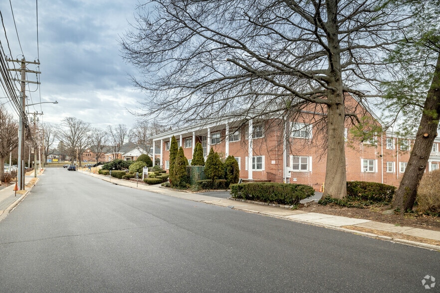 More Photos Of 14 Vanderventer Ave, Port Washington Medical For Lease