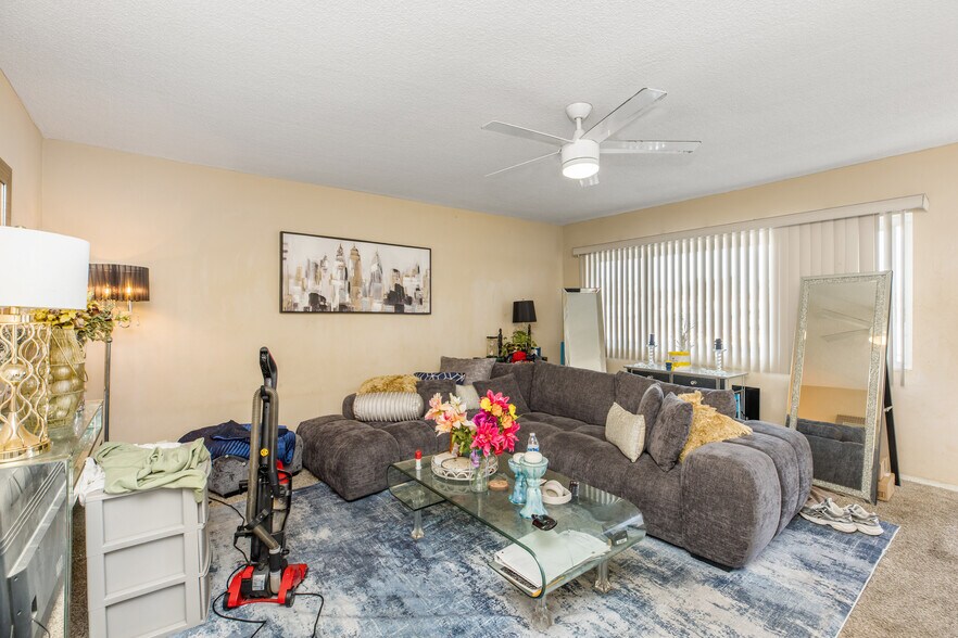 More Photos Of 1021 W 14th St, San Pedro Apartments For Sale