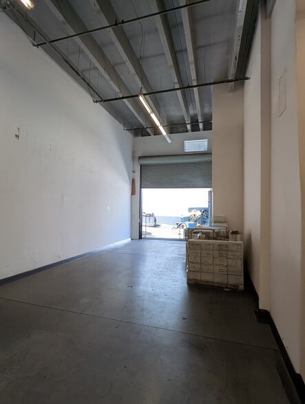 More Photos Of 3370 N San Fernando Rd, Los Angeles Service For Lease