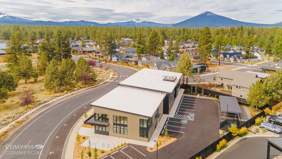 More Photos Of 100 Lundgren Mill Dr, Sisters Office For Sale