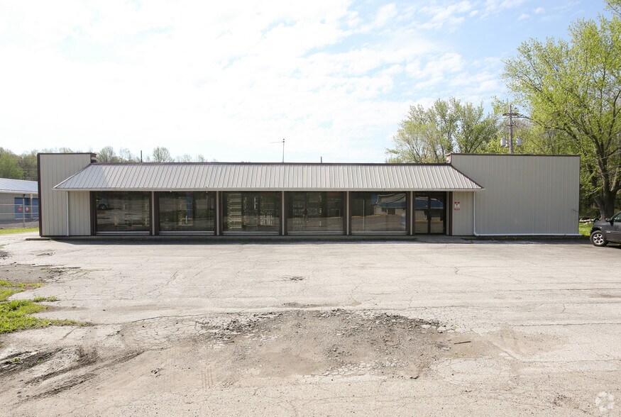 More Photos Of 3025 SR 5, Leavittsburg Freestanding For Lease