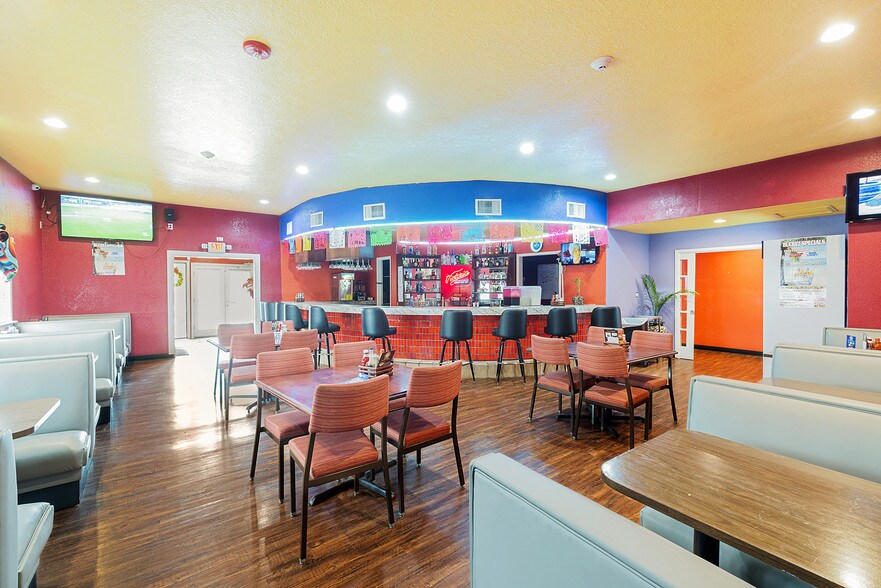 More Photos Of 17009 East Fwy, Channelview General Retail For Sale