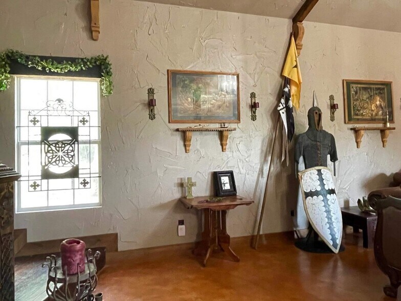 More Photos Of 175 Herber, New Braunfels Specialty For Sale