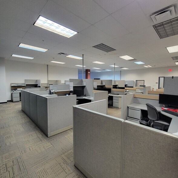 More Photos Of 20 Lawrence Bell Dr, Williamsville Medical For Lease