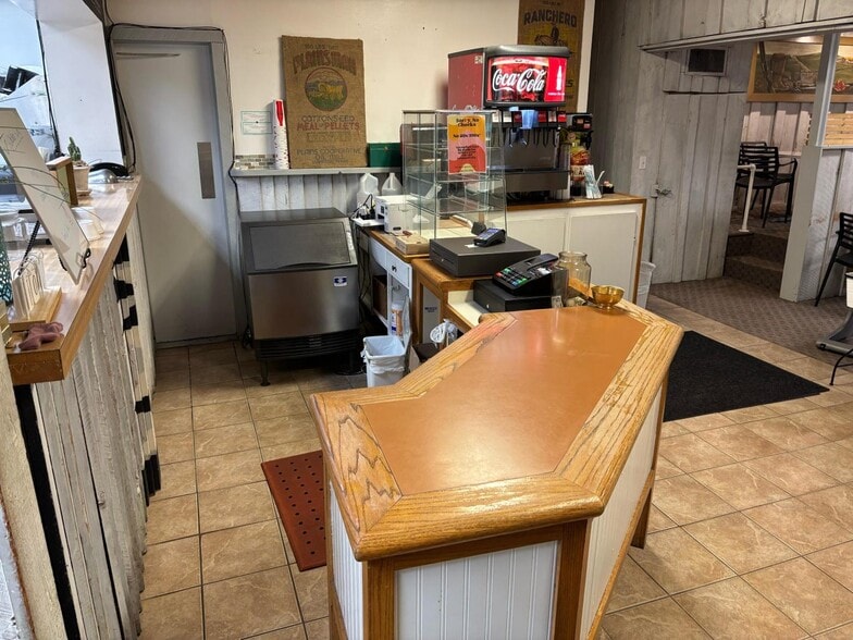 More Photos Of 617 Broadway, Imperial General Retail For Sale