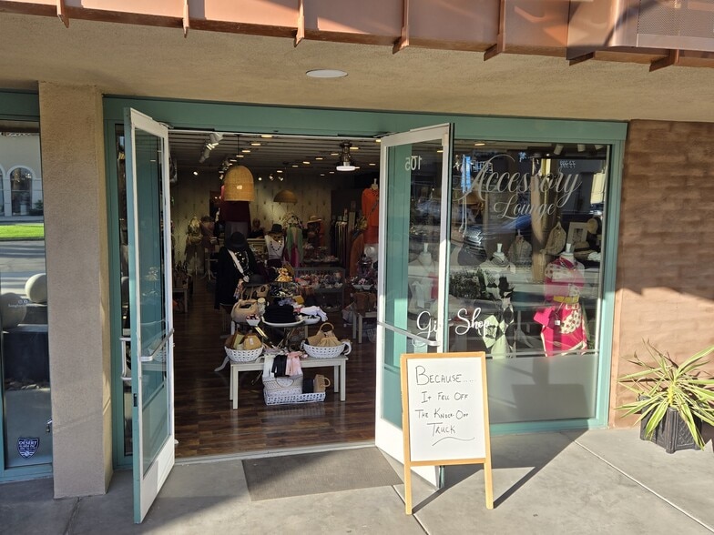 More Photos Of 73350 El Paseo, Palm Desert Storefront Retail Office For Lease