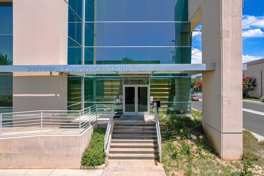 More Photos Of 2027 Leo Ave, Commerce Warehouse For Lease