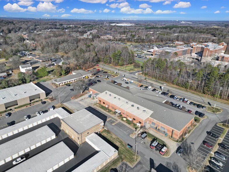 More Photos Of 656 Matthews Mint Hill Rd, Matthews Self Storage For Lease
