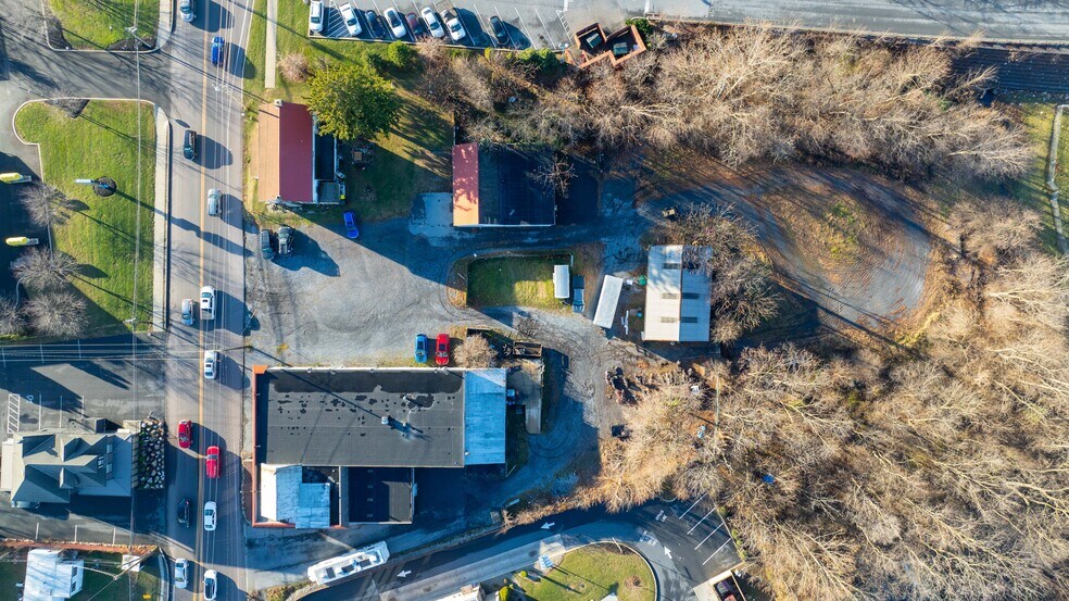 More Photos Of 872 E Main St, Ephrata General Retail For Sale