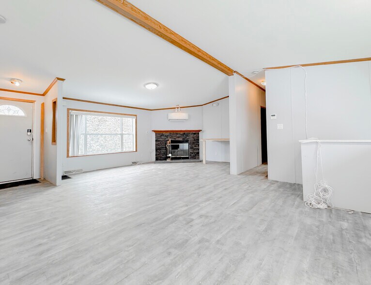 More Photos Of 25 Popes Ln, Danvers Flex For Sale