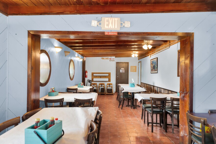 More Photos Of 81901 Overseas Hwy, Islamorada Restaurant For Sale