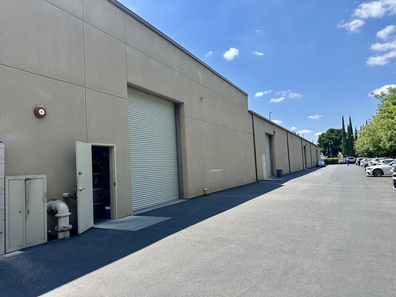 More Photos Of 96 S West Ave, Fresno Warehouse For Lease