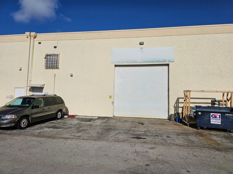 More Photos Of 1750 Australian Ave, Riviera Beach Warehouse For Lease
