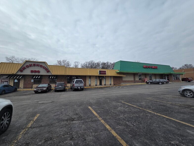 More Photos Of 6300-6314 N Oak Tfwy, Gladstone Freestanding For Lease