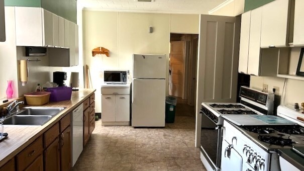 More Photos Of 1101 Burnet Ave, Syracuse Apartments For Sale