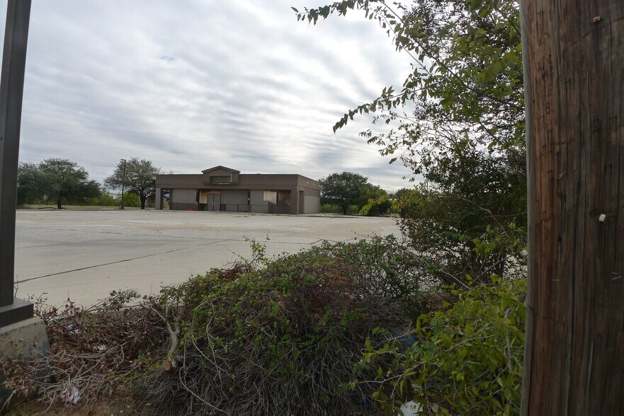 More Photos Of 6180 Walzem Rd, San Antonio General Retail For Sale