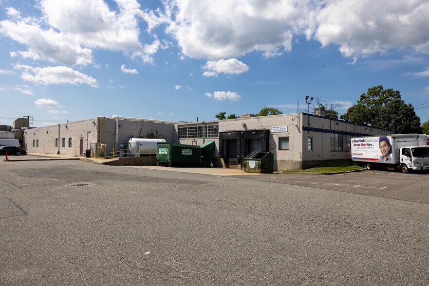 More Photos Of 1200 Prospect Ave, Westbury Manufacturing For Lease