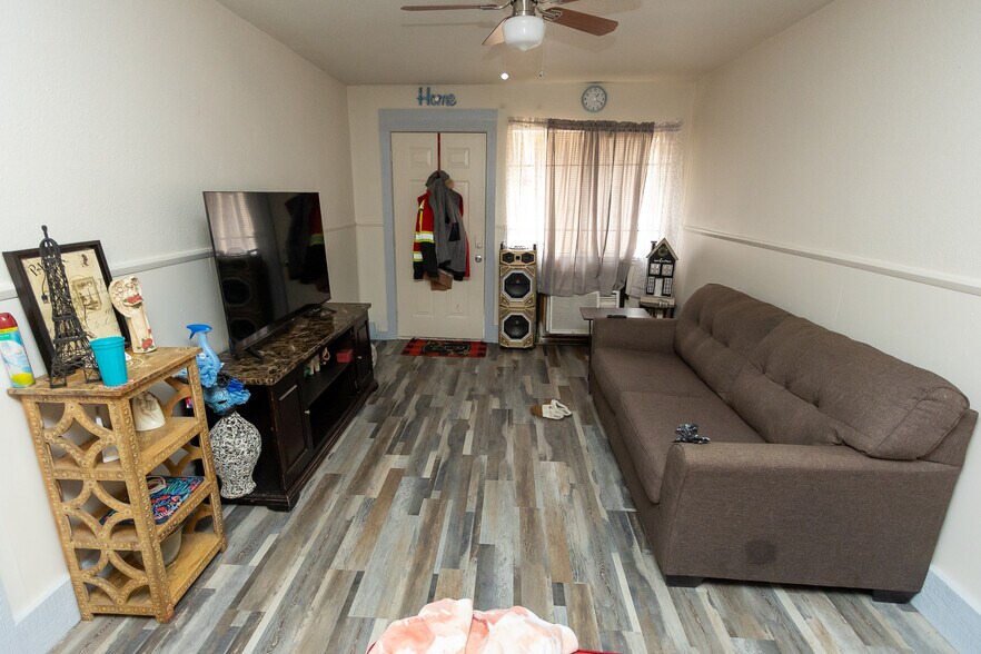 More Photos Of 9222 Lockwood Dr, Houston Apartments For Sale