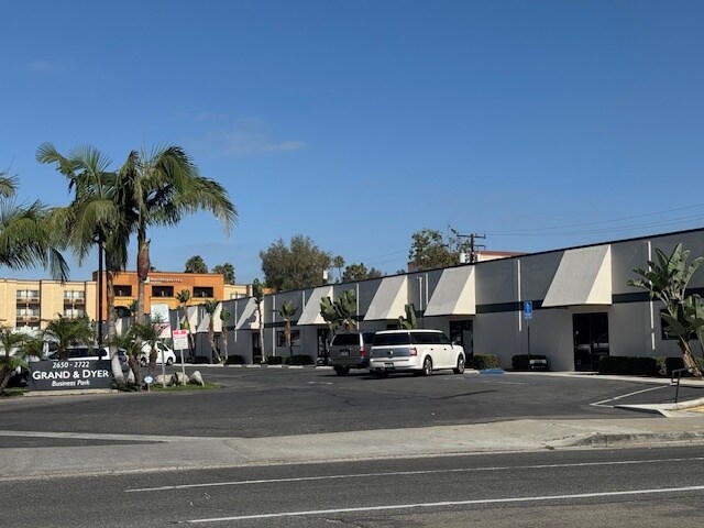 More Photos Of 2650-2676 S Grand Ave, Santa Ana Warehouse For Lease