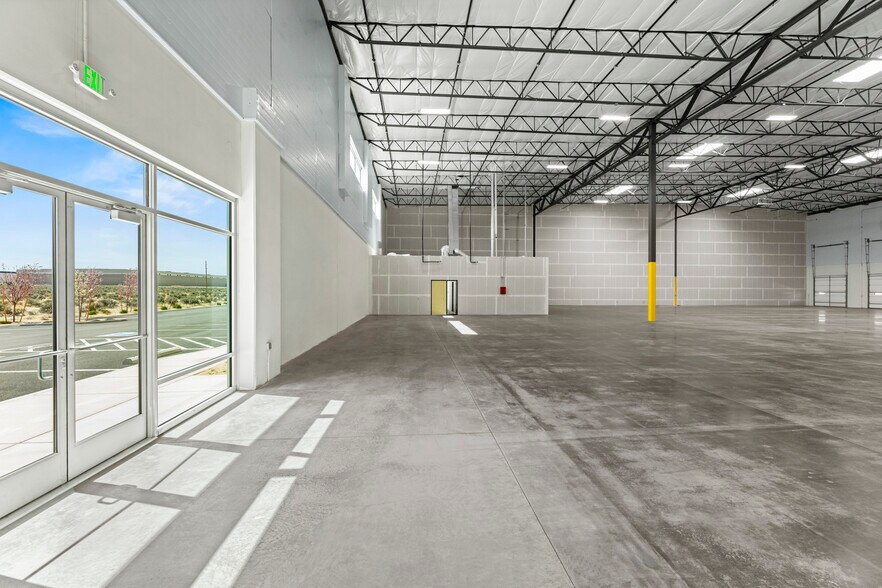 More Photos Of 420 Ingenuity Ave, Sparks Manufacturing For Lease